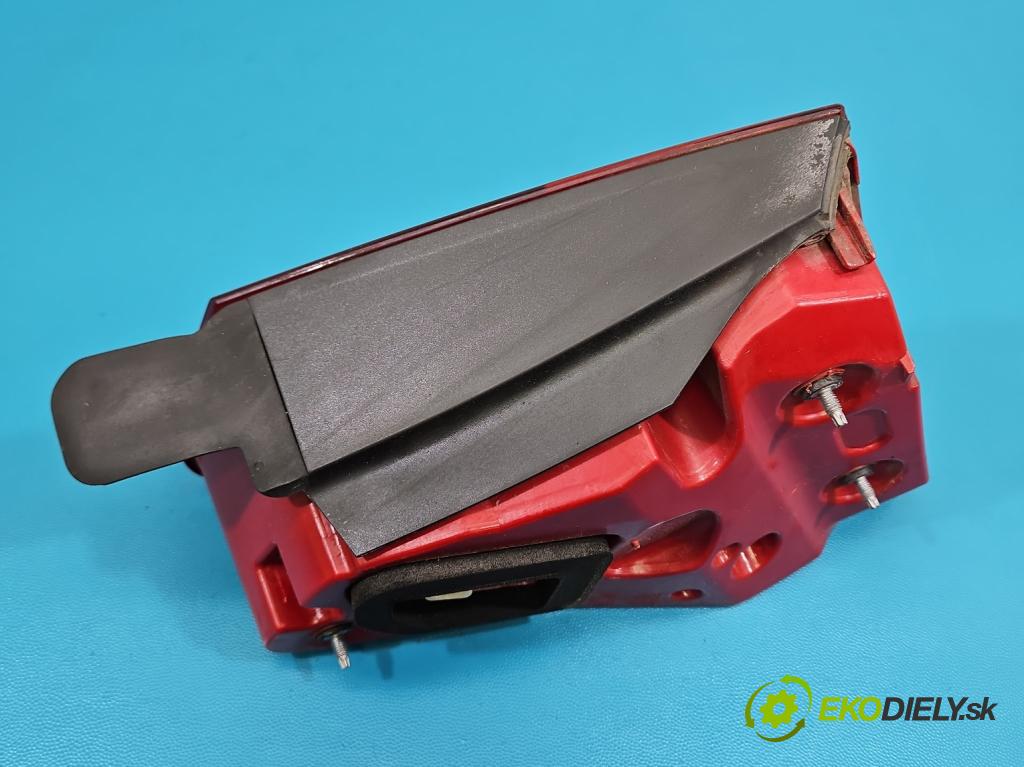 Audi A8 D4 2009-2017 2.0 TFSI 211KM automatic 155 kW 1984 cm3 4- svetlo / reflektor zadné pravé 4H0945094 (Kľučka dverí ostatné)