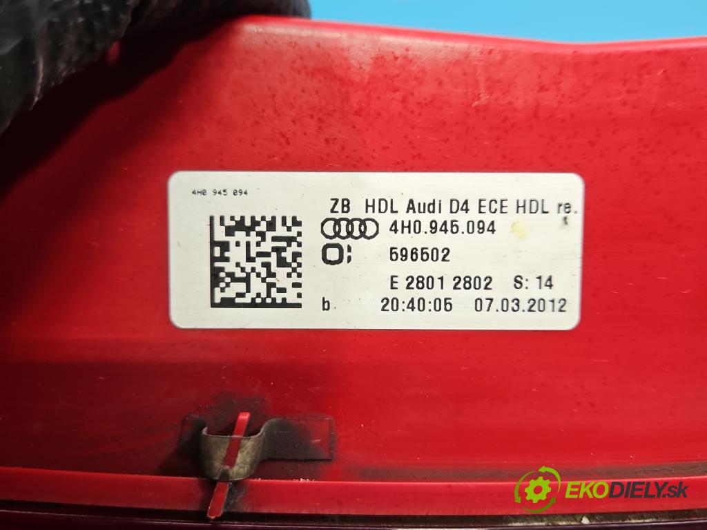 Audi A8 D4 2009-2017 2.0 TFSI 211KM automatic 155 kW 1984 cm3 4- svetlo / reflektor zadné pravé 4H0945094 (Kľučka dverí ostatné)