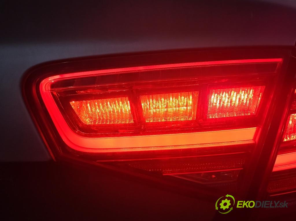 Audi A8 D4 2009-2017 2.0 TFSI 211KM automatic 155 kW 1984 cm3 4- svetlo / reflektor zadné pravé 4H0945094 (Kľučka dverí ostatné)