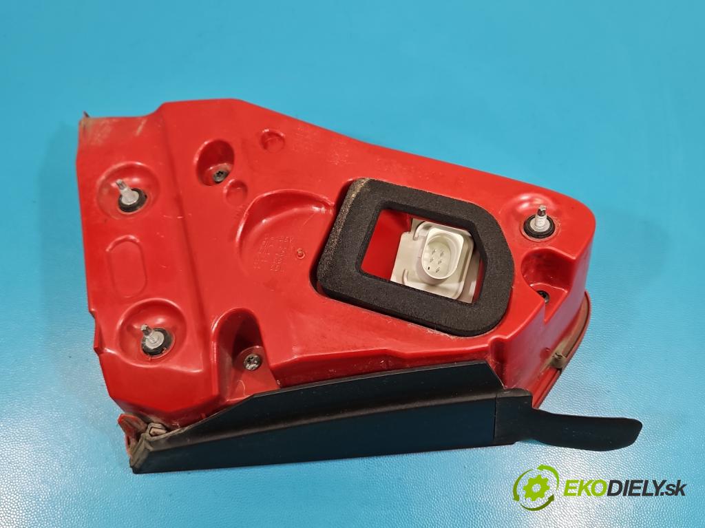 Audi A8 D4 2009-2017 2.0 TFSI 211KM automatic 155 kW 1984 cm3 4- svetlo / reflektor zadné pravé 4H0945094 (Kľučka dverí ostatné)