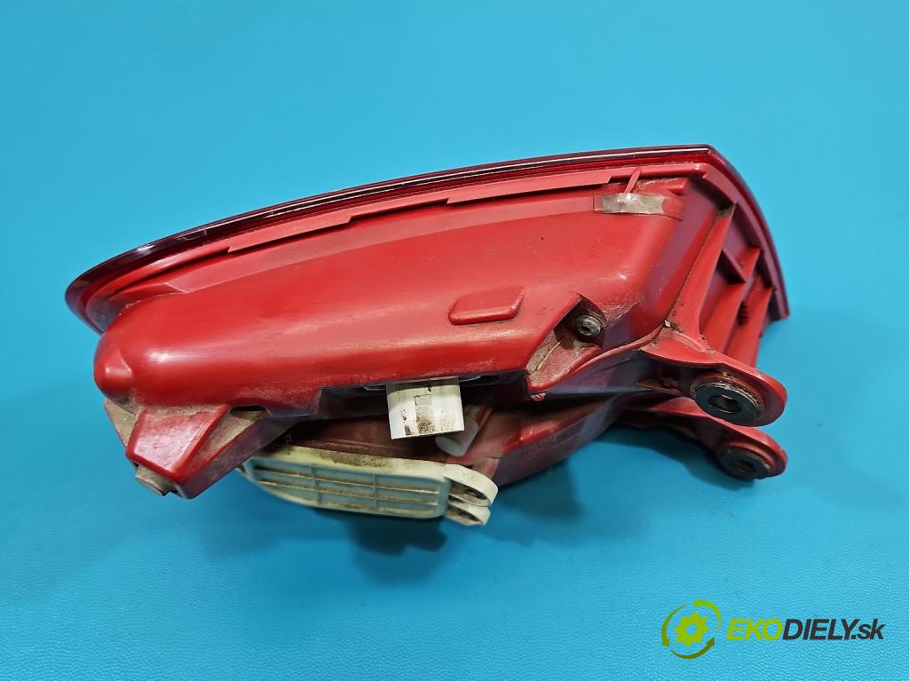 Audi A8 D4 2009-2017 2.0 TFSI 211KM automatic 155 kW 1984 cm3 4- svetlo / reflektor zadné pravé 4H0945096 (Kľučka dverí ostatné)