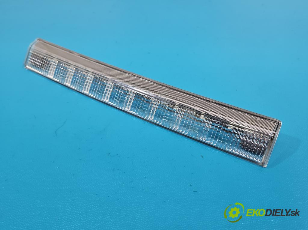 Lexus NX I 2014-2021 2.5 16V 155 HP automatic 114 kW 2494 cm3 5- světlo: stop: