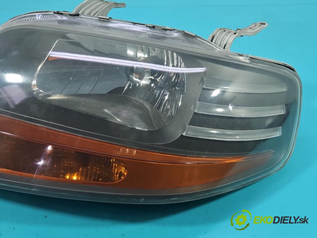 Chevrolet Aveo T200 2003-2008 1.4 8V 83 HP manual 61 kW 1399 cm3 5- Reflektor: ľavý  (Kľučka dverí ostatné)