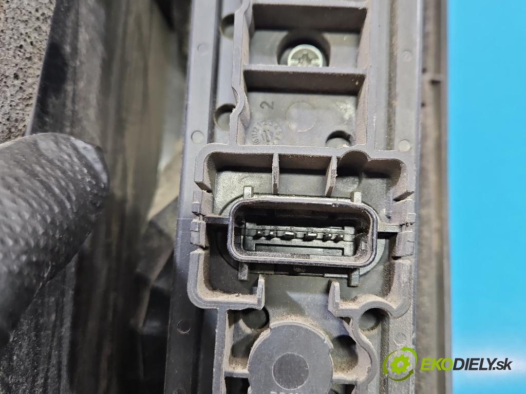 Renault Master III 2010-2024 2.3 dci 131 HP manual 96 kW 2299 cm3 5- svetlo / reflektor zadné pravé  (Kľučka dverí ostatné)