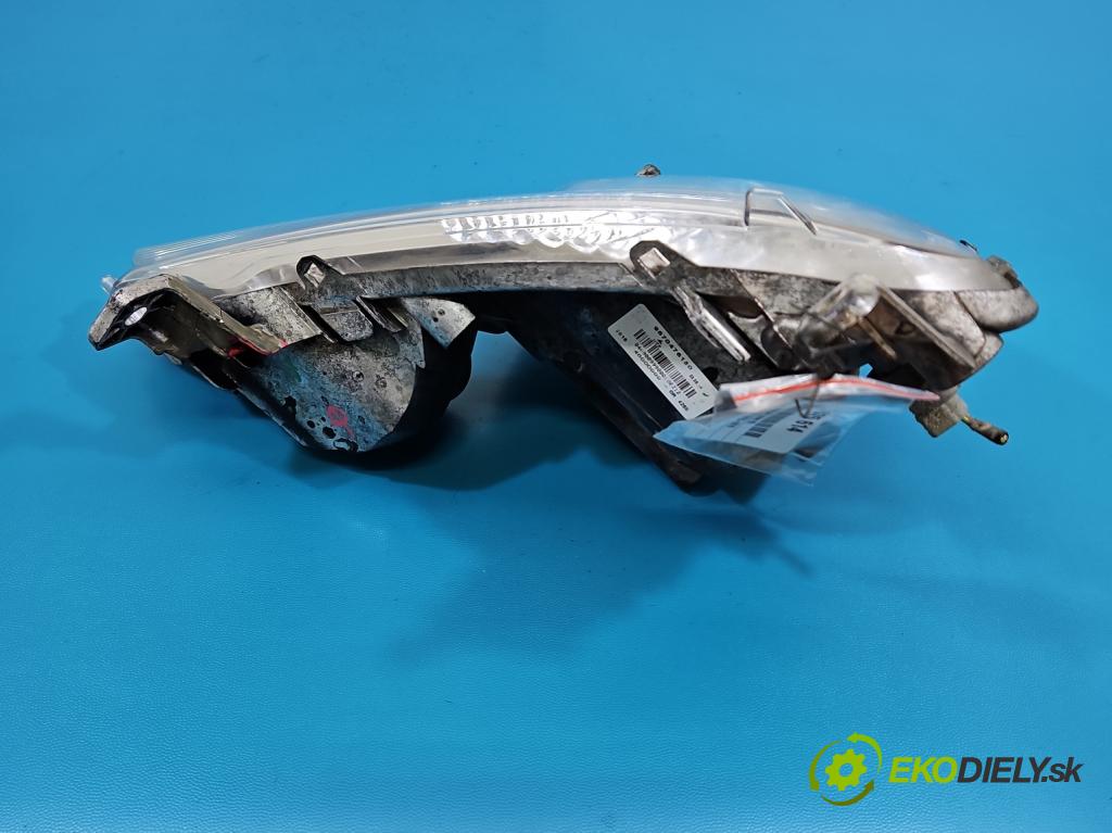 Peugeot 508 I 2010-2018 2.0 hdi 150 HP manual 110 kW 1997 cm3 5- Halogen pravý 9670476180 (Kľučka dverí ostatné)