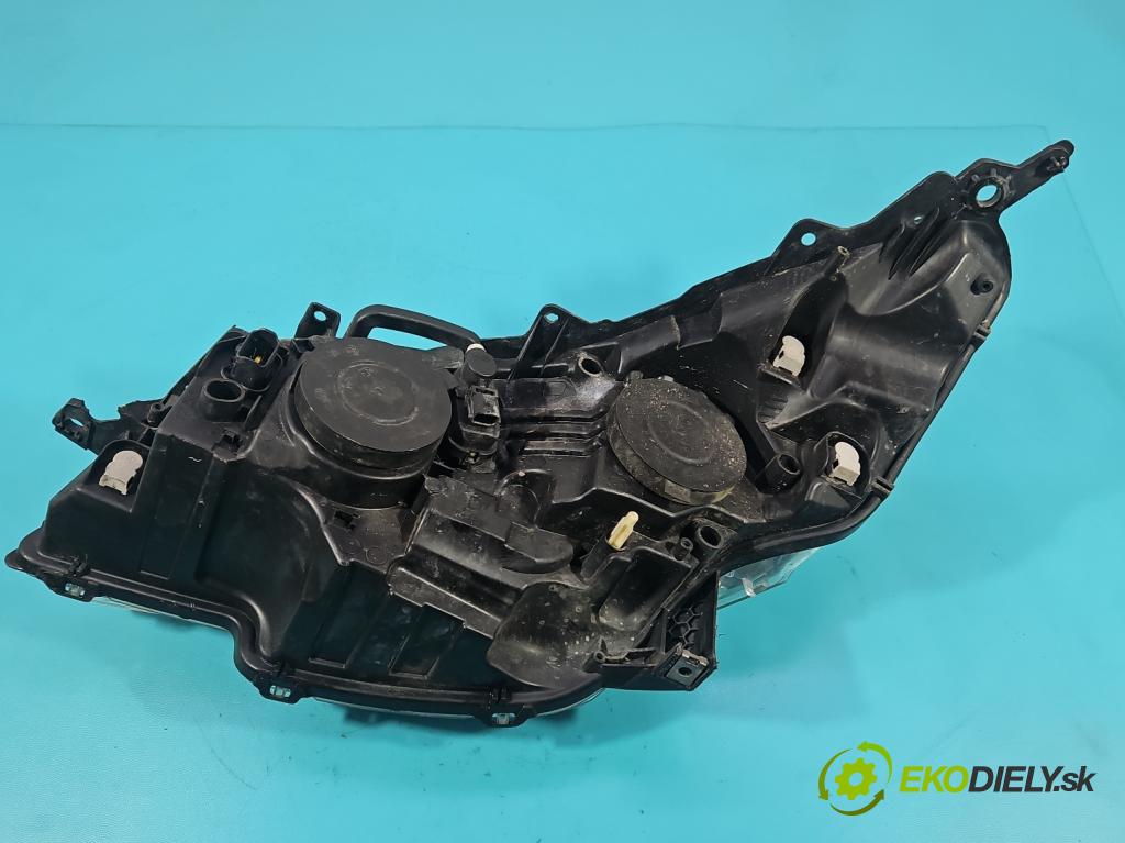 Peugeot 508 I 2010-2018 2.0 hdi 150 HP manual 110 kW 1997 cm3 5- Reflektor: pravý 9678393080 (Svetlo predné pravé)