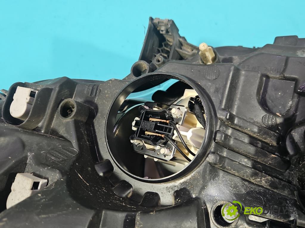 Peugeot 508 I 2010-2018 2.0 hdi 150 HP manual 110 kW 1997 cm3 5- Reflektor: pravý 9678393080 (Svetlo predné pravé)