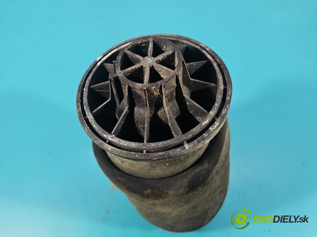 Mercedes GL II X166 2012-2015 4.7 V8 278928 340KM automatic 250 kW 4663 cm3 5- Polštář: pneumatická R310716401