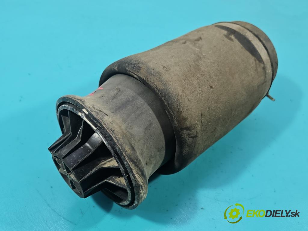 Mercedes GL II X166 2012-2015 4.7 V8 278928 340KM automatic 250 kW 4663 cm3 5- Polštář: pneumatická R310716401