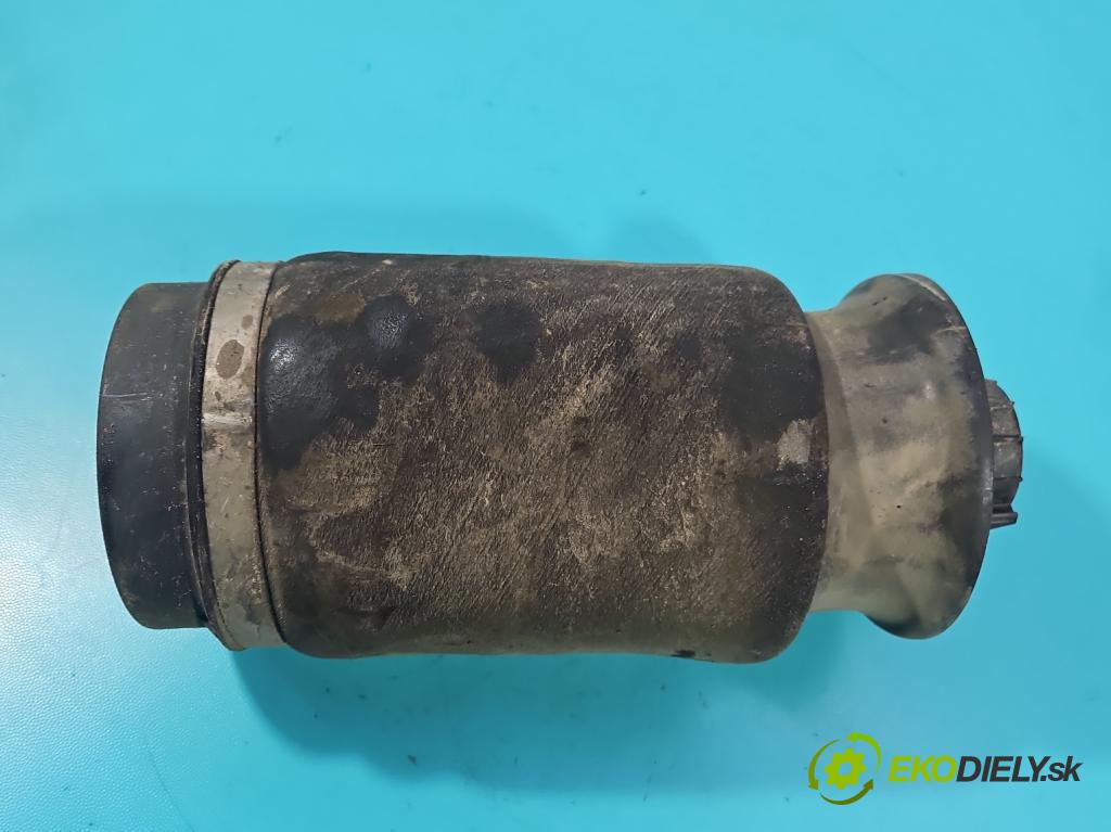 Mercedes GL II X166 2012-2015 4.7 V8 278928 340KM automatic 250 kW 4663 cm3 5- Polštář: pneumatická R310716401