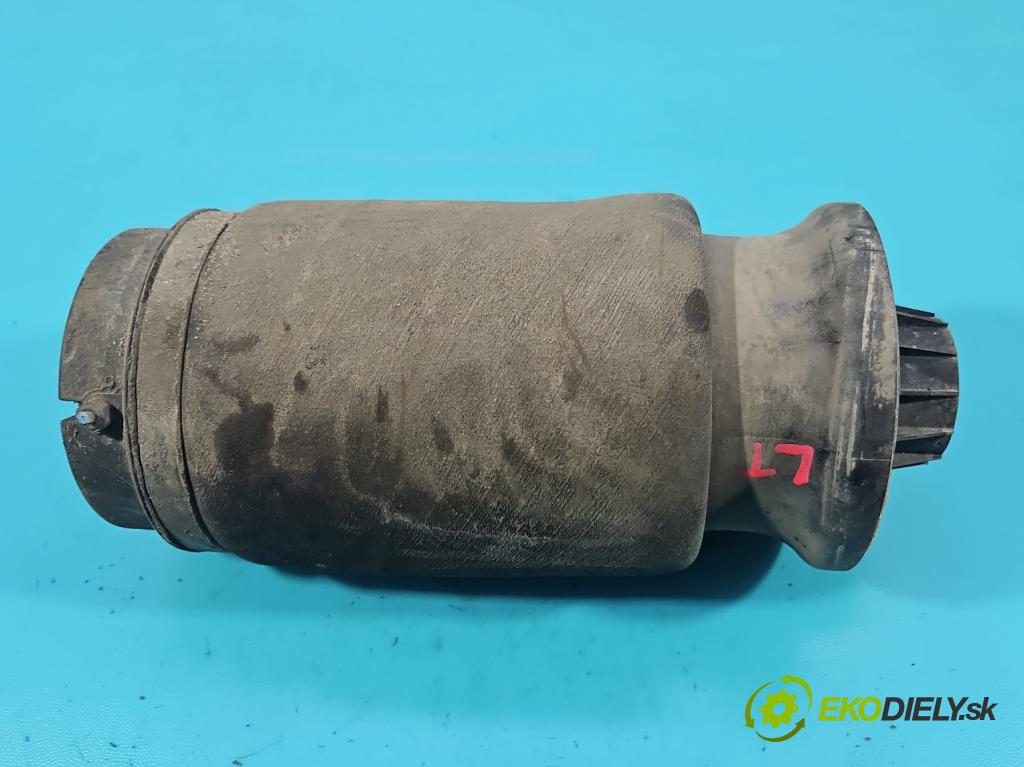 Mercedes GL II X166 2012-2015 4.7 V8 278928 340KM automatic 250 kW 4663 cm3 5- Polštář: pneumatická R310716401