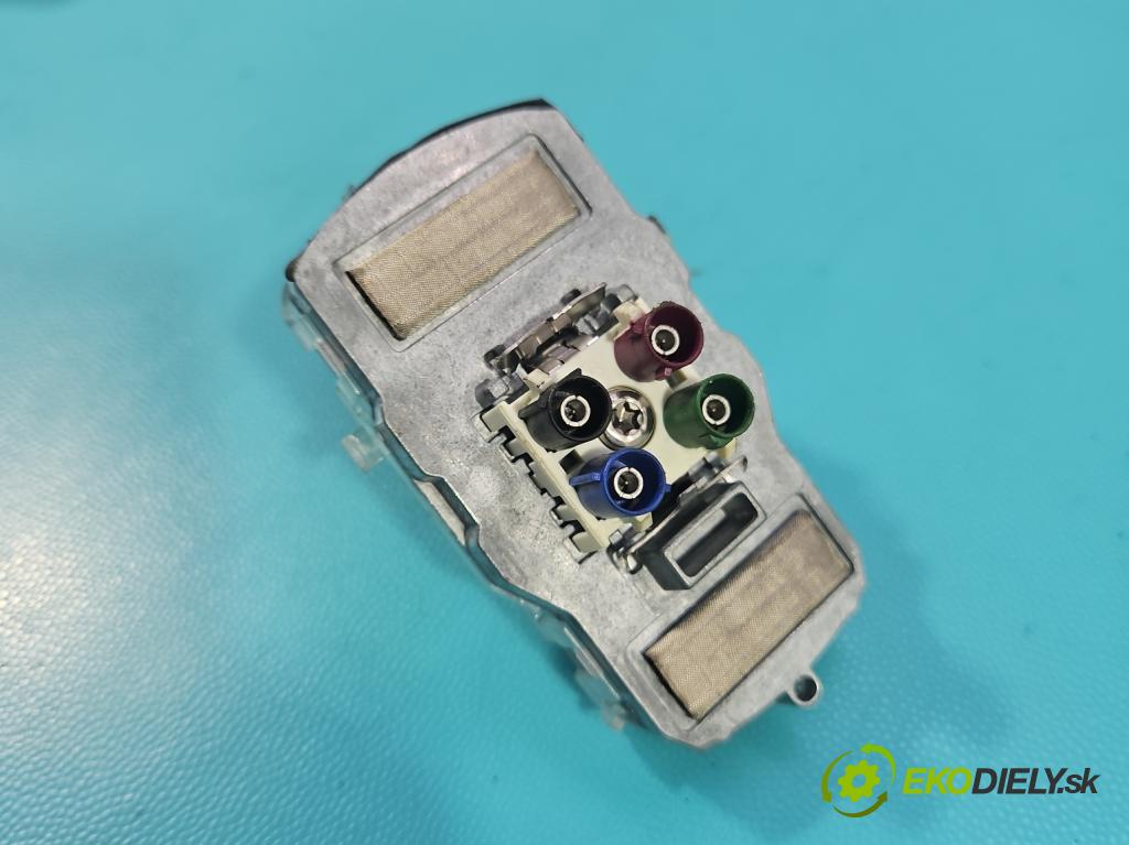 Mercedes GL II X166 2012-2015 4.7 V8 278928 340KM: automatic 250 kW 4663 cm3 5- Antena A2128201775