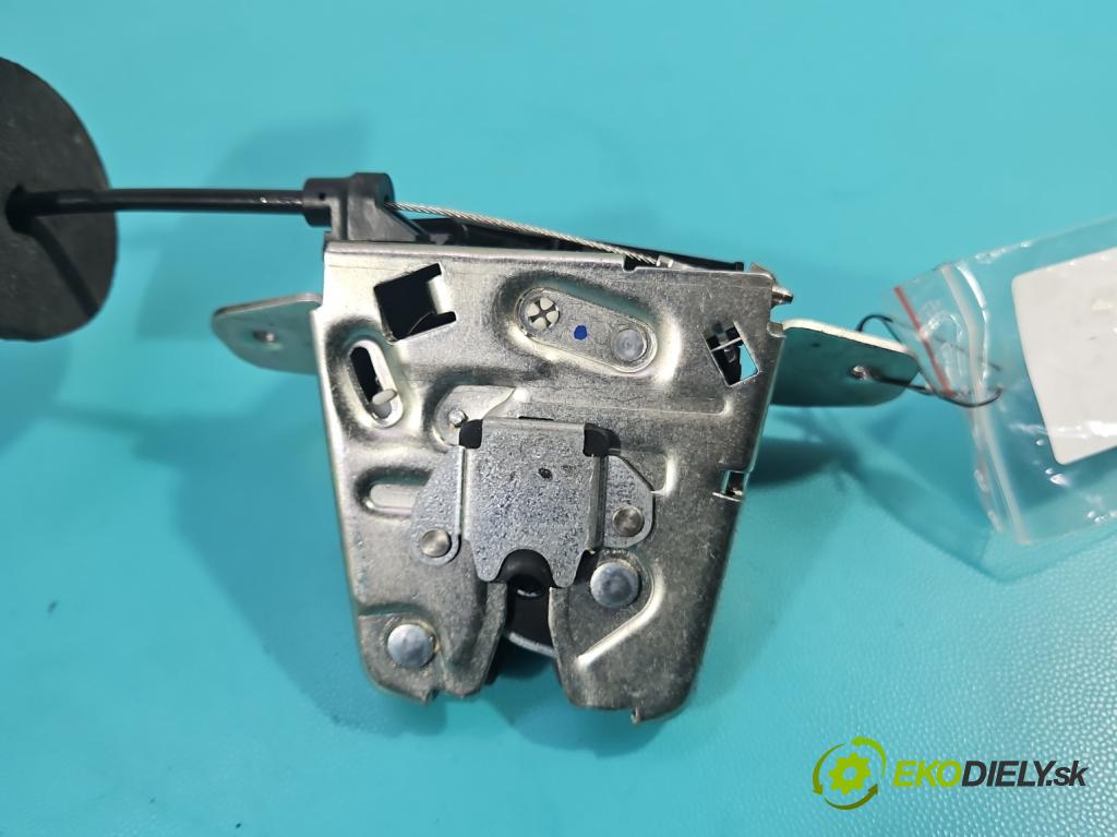 Mercedes GL II X166 2012-2015 4.7 V8 278928 340KM: automatic 250 kW 4663 cm3 5- zámok kufrové dvere zadné A2047400735