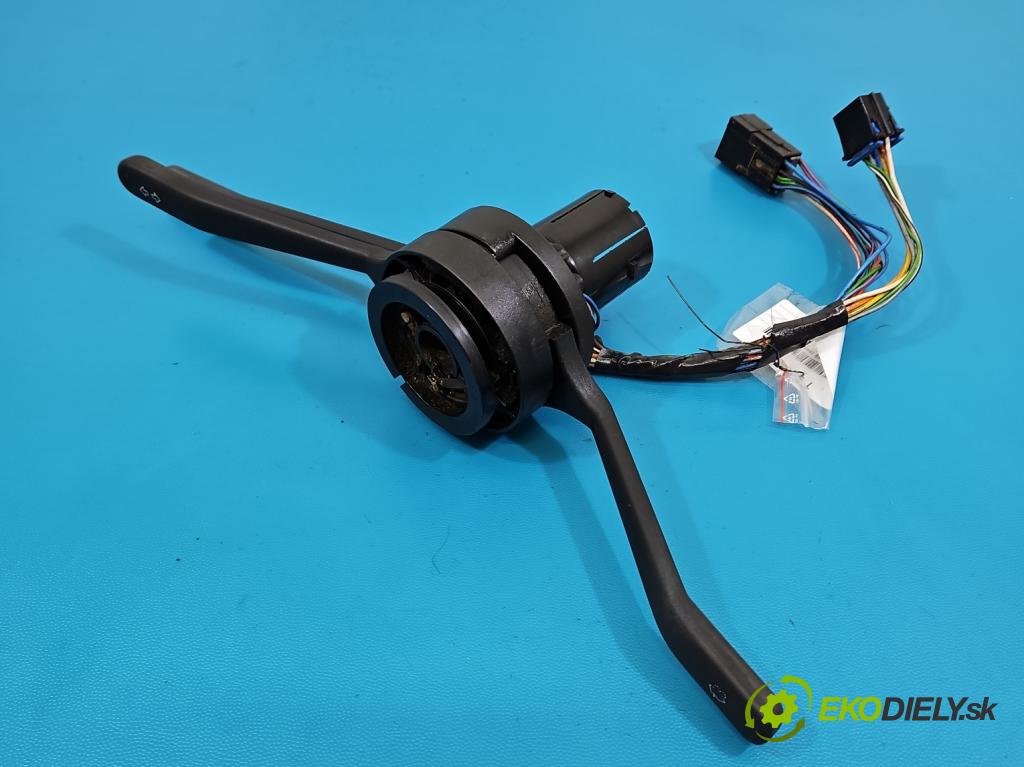 Polonez Truck 1.6 8V 87 HP manual 64 kW 1598 cm3 5- prepínač komplex:  (Prepínacie páčky pod volantom)