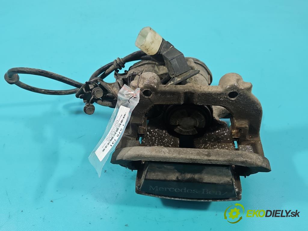 Mercedes GL II X166 2012-2015 4.7 V8 278928 340KM: automatic 250 kW 4663 cm3 5- brzdič zadné ľavý 32352564 (Kľučka dverí ostatné)