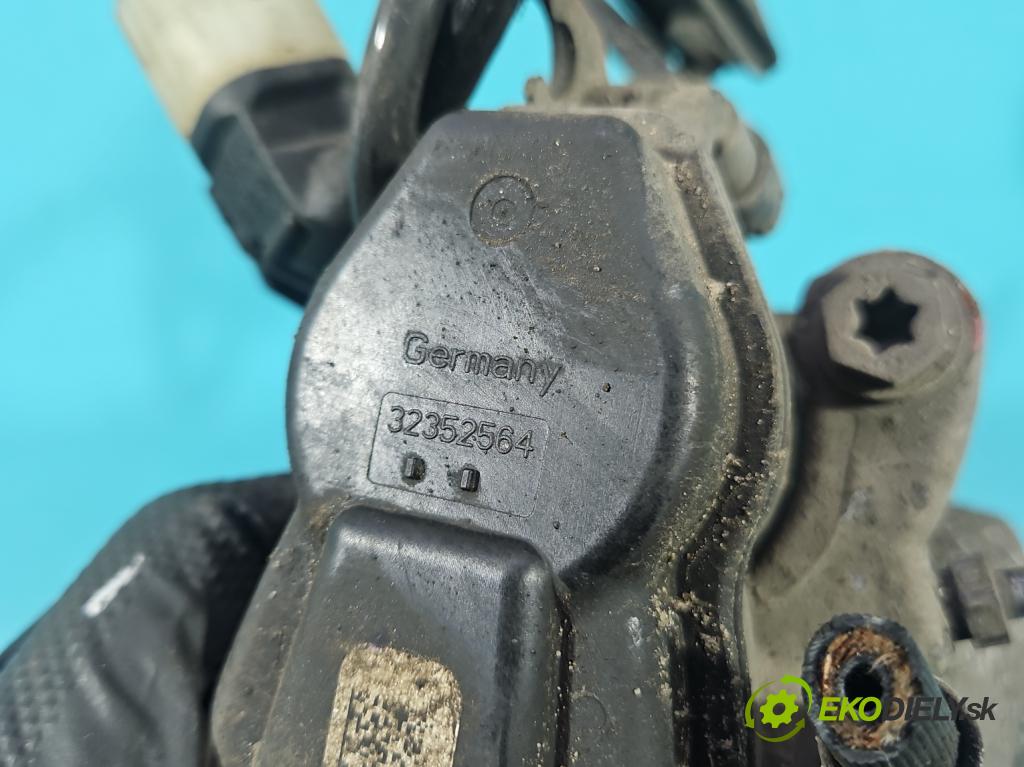 Mercedes GL II X166 2012-2015 4.7 V8 278928 340KM: automatic 250 kW 4663 cm3 5- brzdič zadné ľavý 32352564 (Kľučka dverí ostatné)