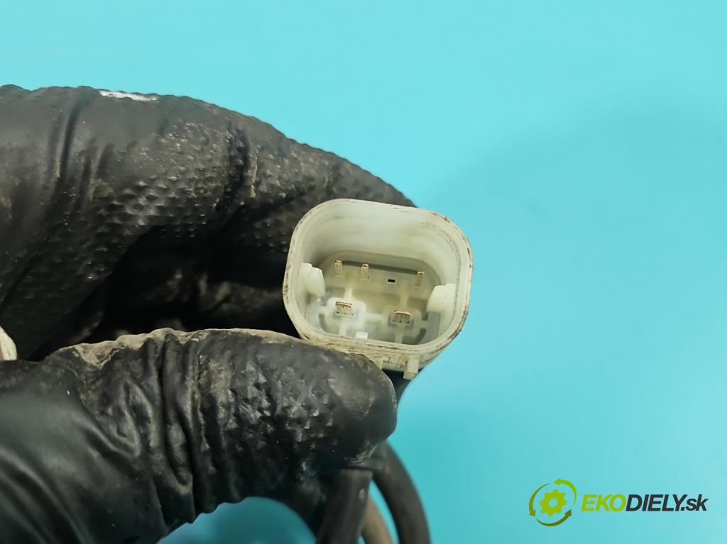 Mercedes GL II X166 2012-2015 4.7 V8 278928 340KM: automatic 250 kW 4663 cm3 5- brzdič zadné pravý 32352564 (Kľučka dverí ostatné)