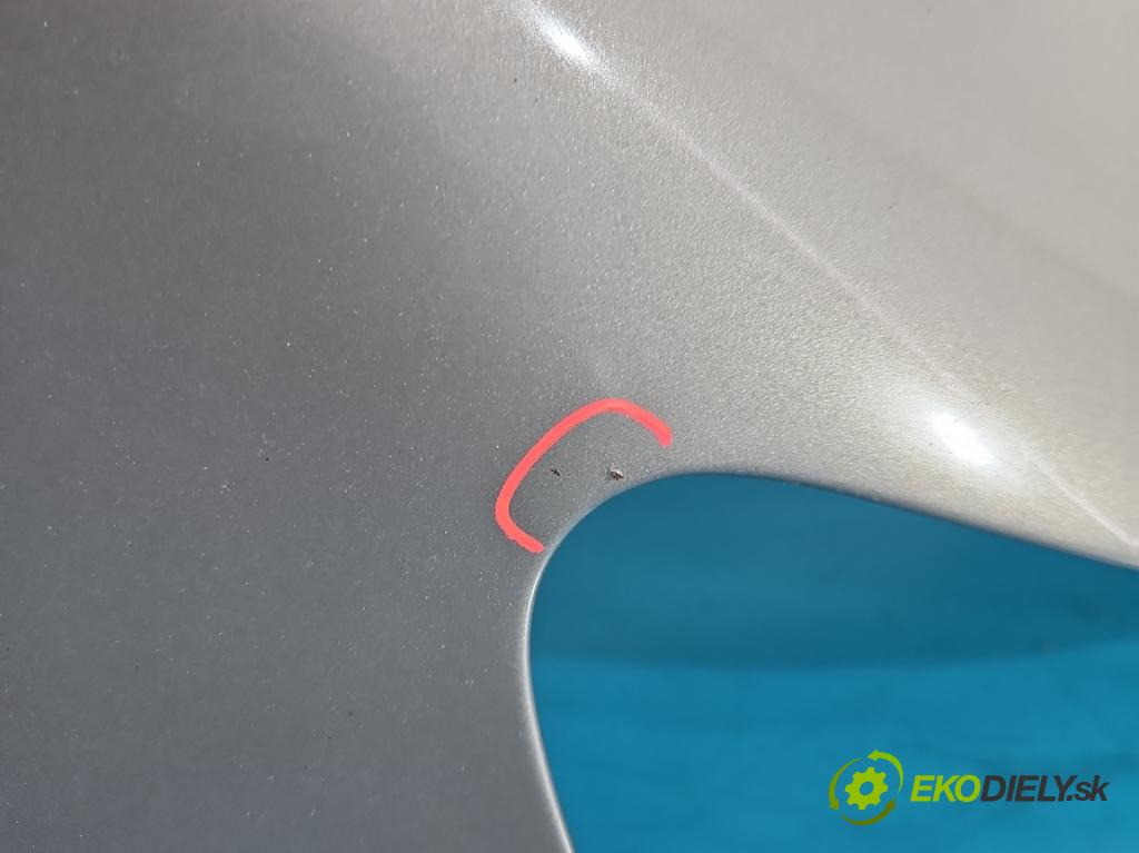 Volvo S40 II 2004-2012 2.0 hdi 136 HP manual 100 kW 1997 cm3 4- blatník predné pravý  (Kľučka dverí ostatné)