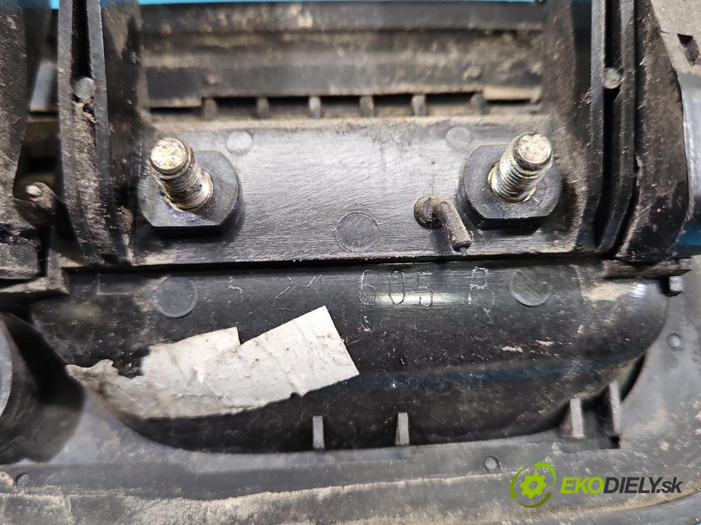 Polonez Truck 1.6 8V 87 hp manual 64 kW 1598 cm3 5- klika přední pravé  (Klika dveří ostatní)