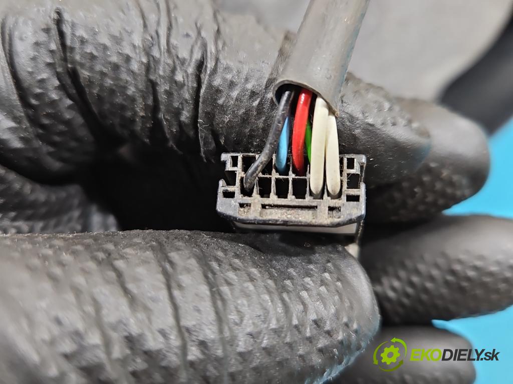 Renault Master III 2010-2024 2.3 dci 131 HP manual 96 kW 2299 cm3 5- zrkadlo ľavé  (Kľučka dverí ostatné)