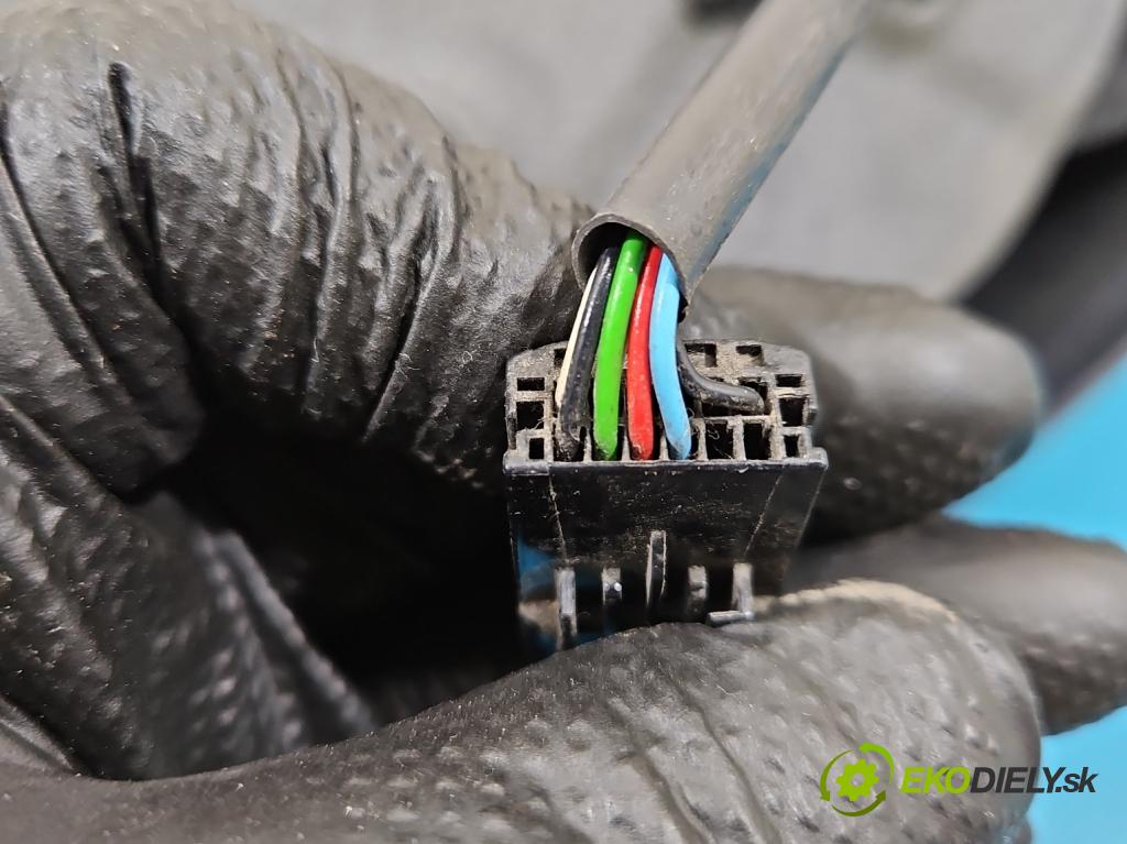 Renault Master III 2010-2024 2.3 dci 131 HP manual 96 kW 2299 cm3 5- zrkadlo ľavé  (Kľučka dverí ostatné)