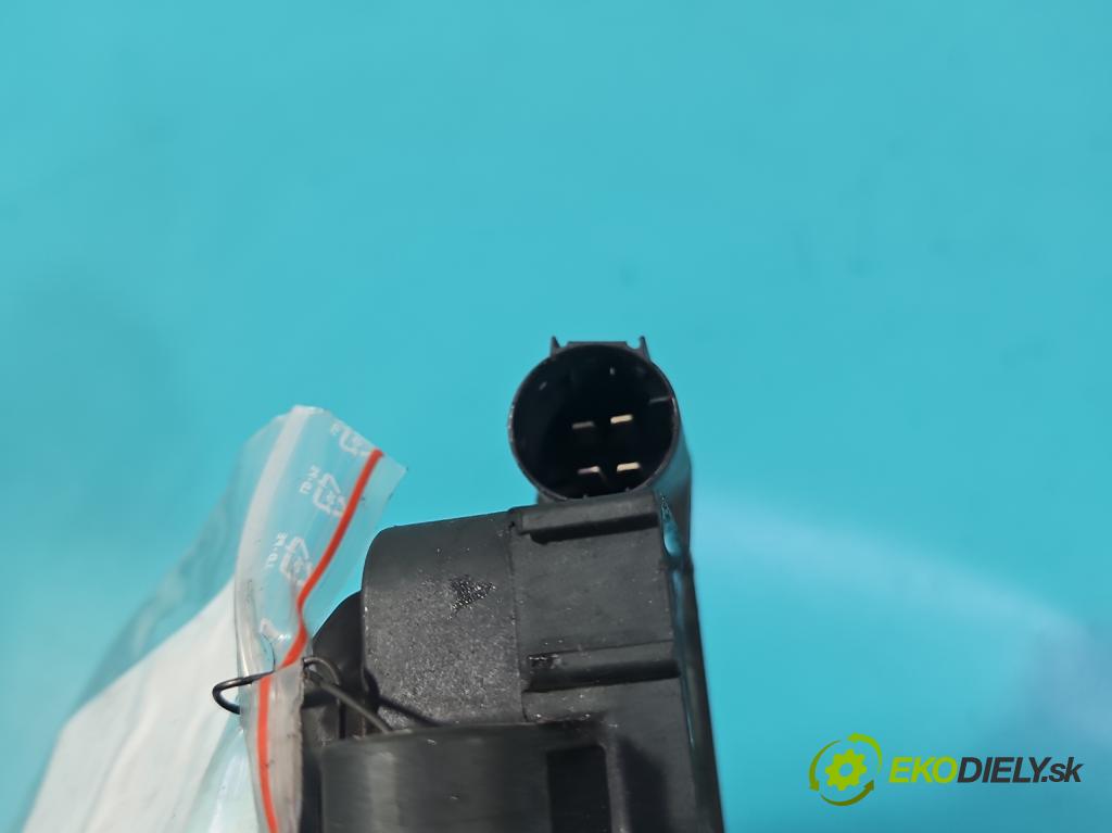 Mercedes GL II X166 2012-2015 4.7 V8 278928 340KM: automatic 250 kW 4663 cm3 5- cievka zapaľovacia A2769060260 (Zapaľovacia cievka)