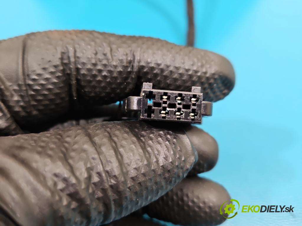 Skoda Fabia III 2014- 2021 1.0 TSI 95 HP manual 70 kW 999 cm3 5- zrkadlo ľavé  (Kľučka dverí ostatné)