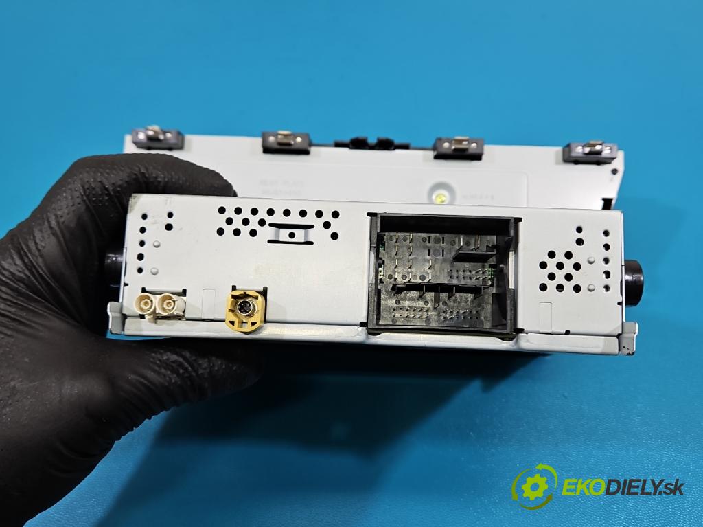 Skoda Fabia III 2014- 2021 1.0 TSI 95 HP manual 70 kW 999 cm3 5- Radio originál 6V0035871J