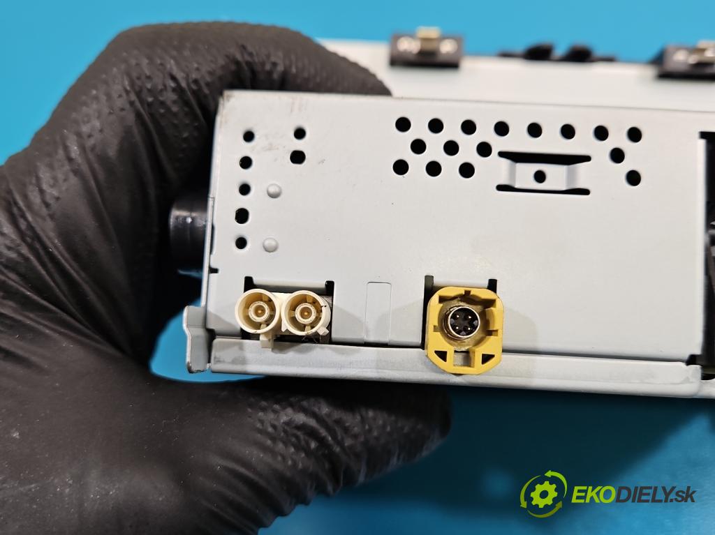 Skoda Fabia III 2014- 2021 1.0 TSI 95 HP manual 70 kW 999 cm3 5- Radio originál 6V0035871J