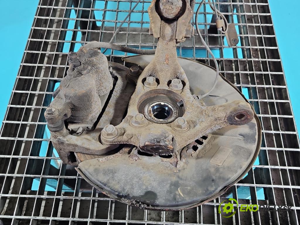 Lexus NX I 2014-2021 2.5 16V 155 HP automatic 114 kW 2494 cm3 5- náboj pravé  (Náboj kolesa)