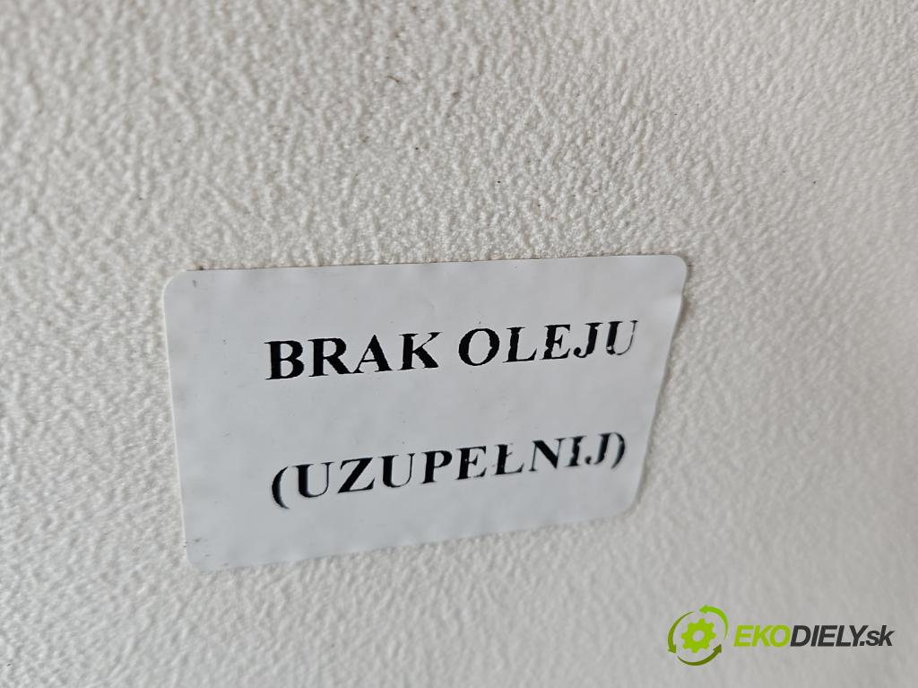 Polonez Truck 1.6 8V 87 HP manual 64 kW 1598 cm3 5- Most: zadní: