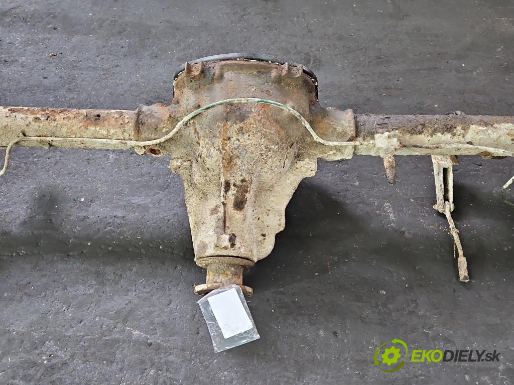 Polonez Truck 1.6 8V 87 HP manual 64 kW 1598 cm3 5- Most: zadní: