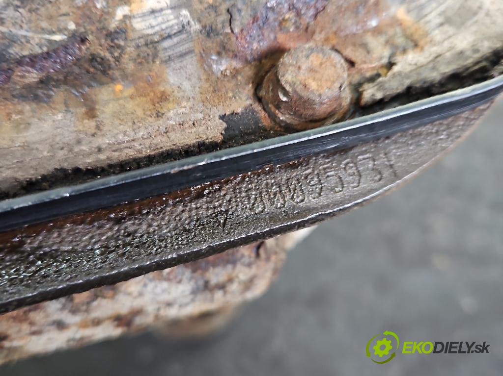 Polonez Truck 1.6 8V 87 HP manual 64 kW 1598 cm3 5- Most: zadní: