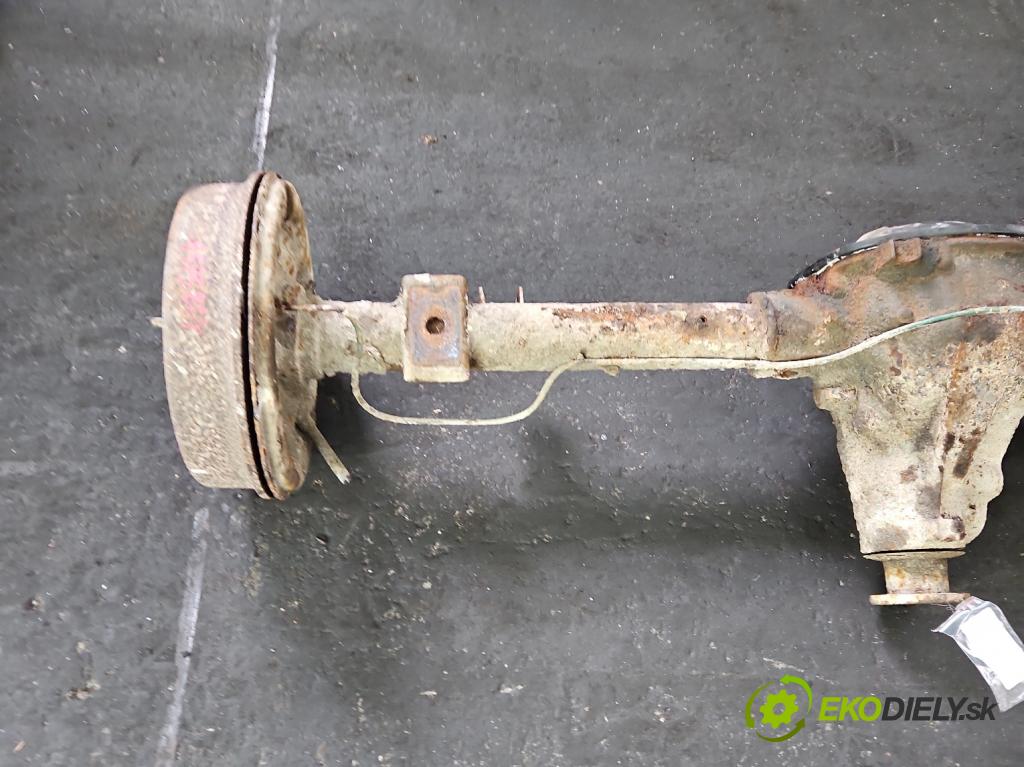 Polonez Truck 1.6 8V 87 HP manual 64 kW 1598 cm3 5- Most: zadní: