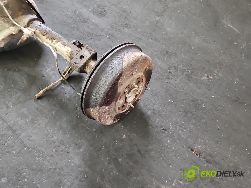 Polonez Truck 1.6 8V 87 HP manual 64 kW 1598 cm3 5- Most: zadní: