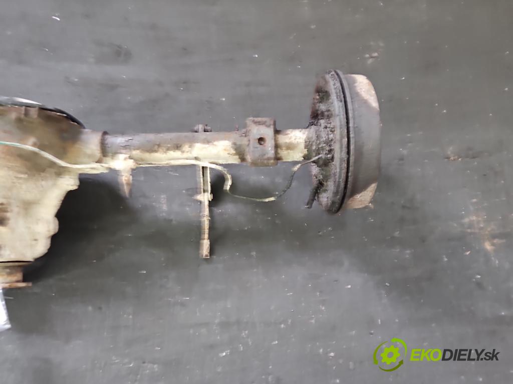 Polonez Truck 1.6 8V 87 HP manual 64 kW 1598 cm3 5- Most: zadní: