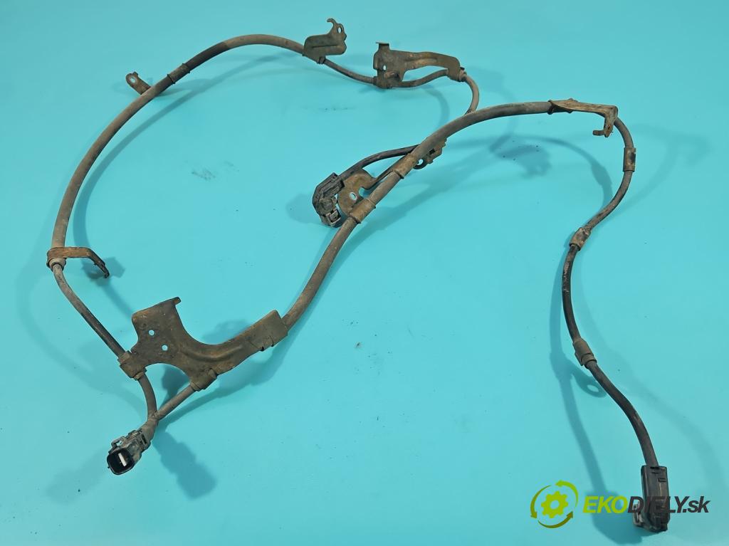 Lexus NX I 2014-2021 2.5 16V 155 HP automatic 114 kW 2494 cm3 5- Zväzok: ostatné 82821-78030