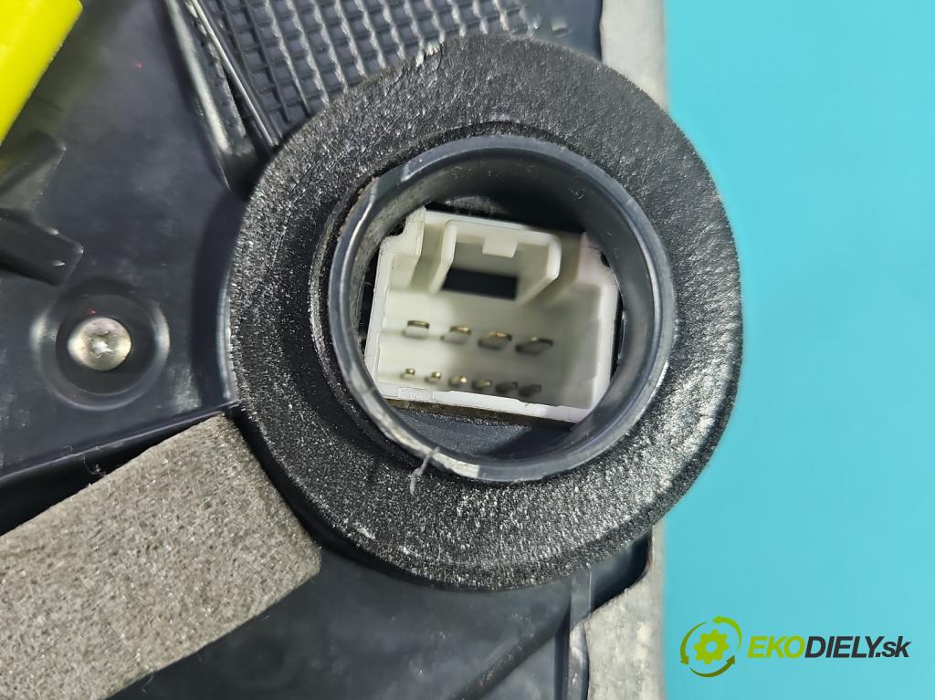 Lexus NX I 2014-2021 2.5 16V 155 HP automatic 114 kW 2494 cm3 5- zámok predné pravý