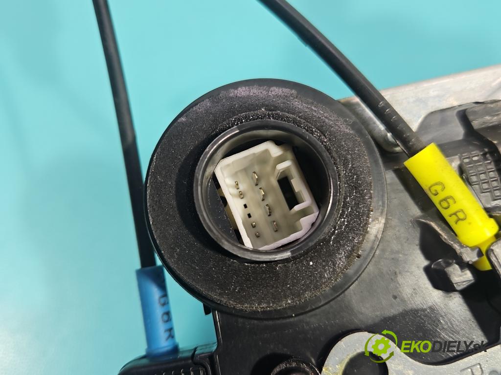 Lexus NX I 2014-2021 2.5 16V 155 HP automatic 114 kW 2494 cm3 5- zámok zadné pravý