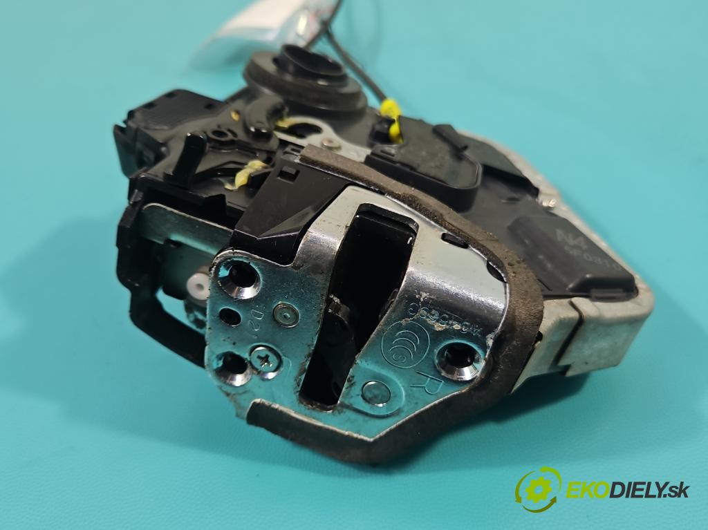 Lexus NX I 2014-2021 2.5 16V 155 HP automatic 114 kW 2494 cm3 5- zámok zadné pravý