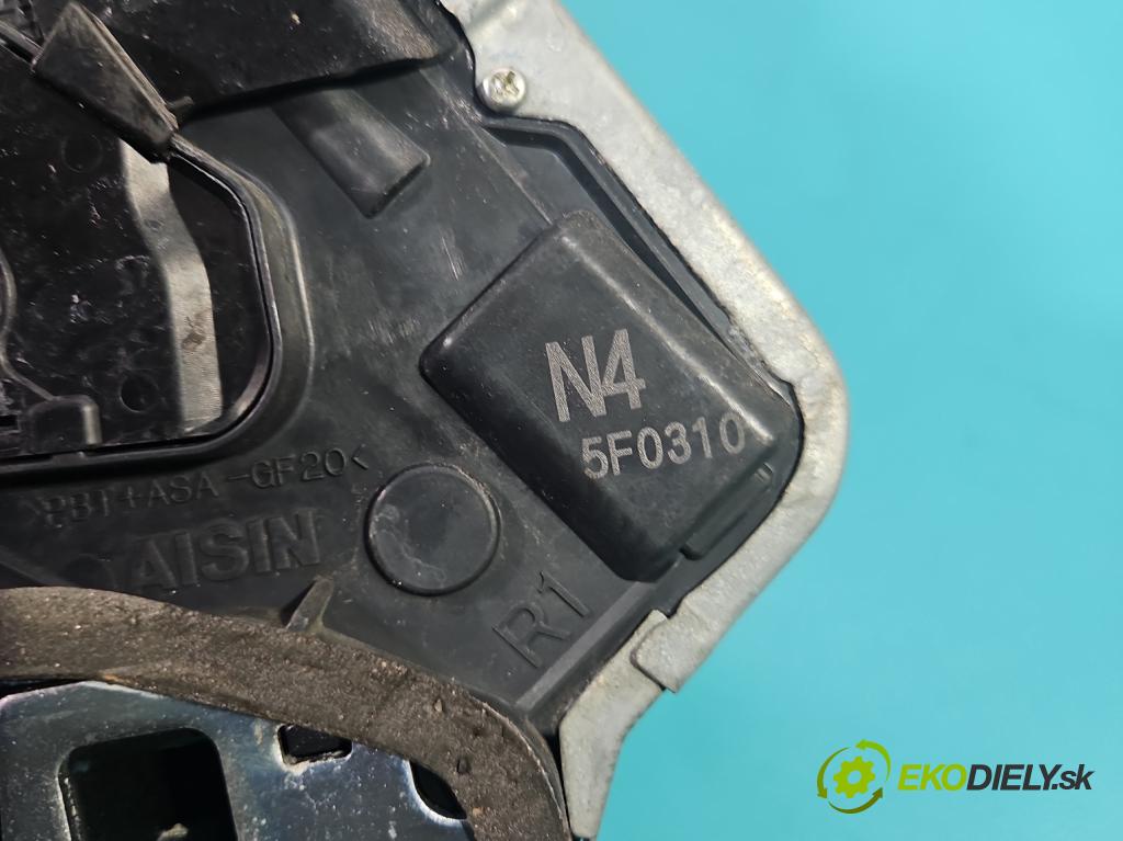 Lexus NX I 2014-2021 2.5 16V 155 HP automatic 114 kW 2494 cm3 5- zámok zadné pravý