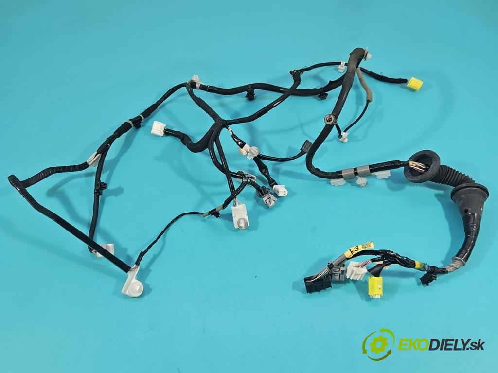 Lexus NX I 2014-2021 2.5 16V 155 HP automatic 114 kW 2494 cm3 5- Zväzok: dvere predné vľavo: 82152-78030C