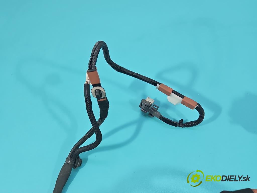 Lexus NX I 2014-2021 2.5 16V 155 hp automatic 114 kW 2494 cm3 5- Balíček: dveře zadní vlevo 82154-78020B