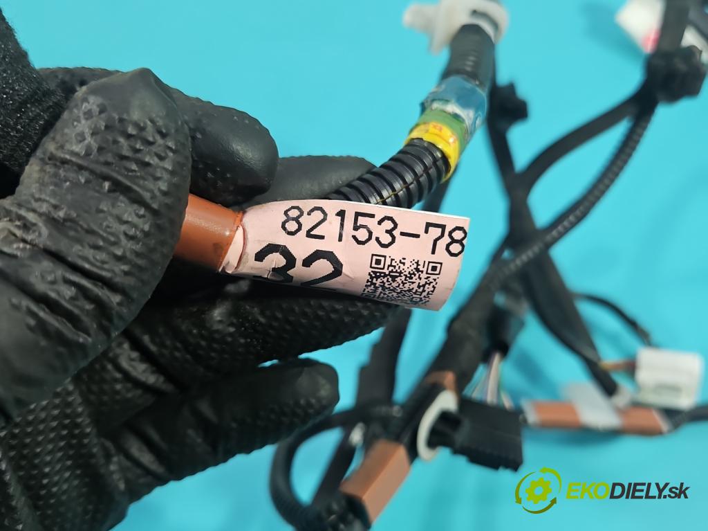 Lexus NX I 2014-2021 2.5 16V 155 HP automatic 114 kW 2494 cm3 5- Zväzok: dvere zadné pravých 82153-78020B