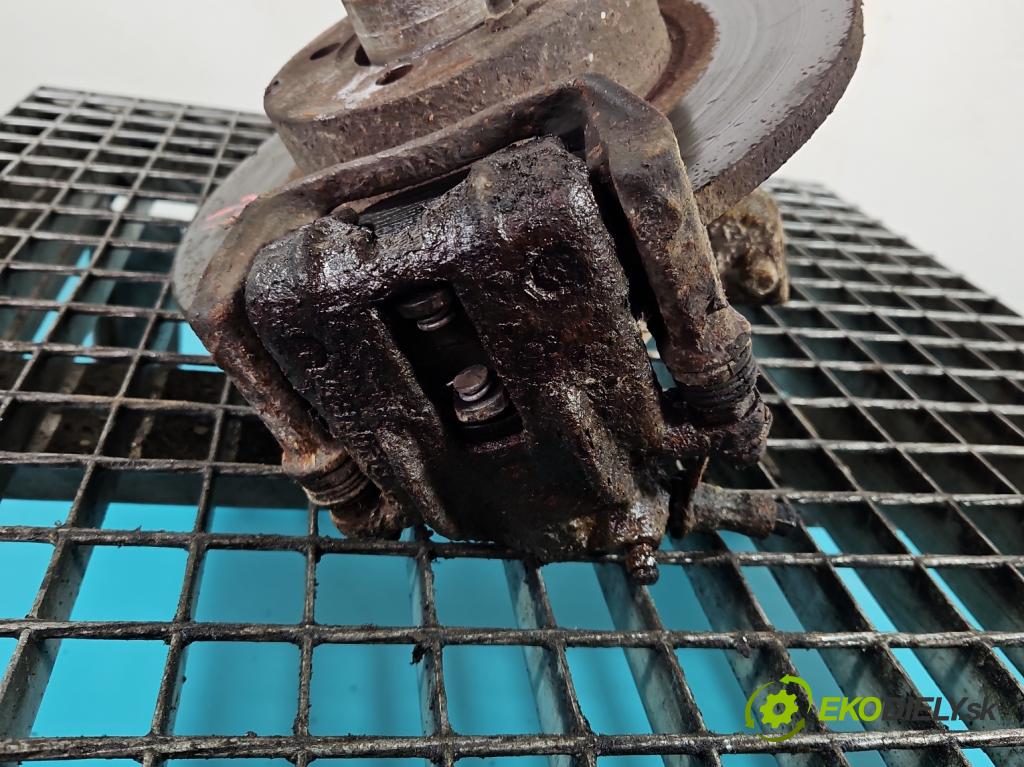 Polonez Truck 1.6 8V 87 hp manual 64 kW 1598 cm3 5- brzdič přední pravý  (Klika dveří ostatní)