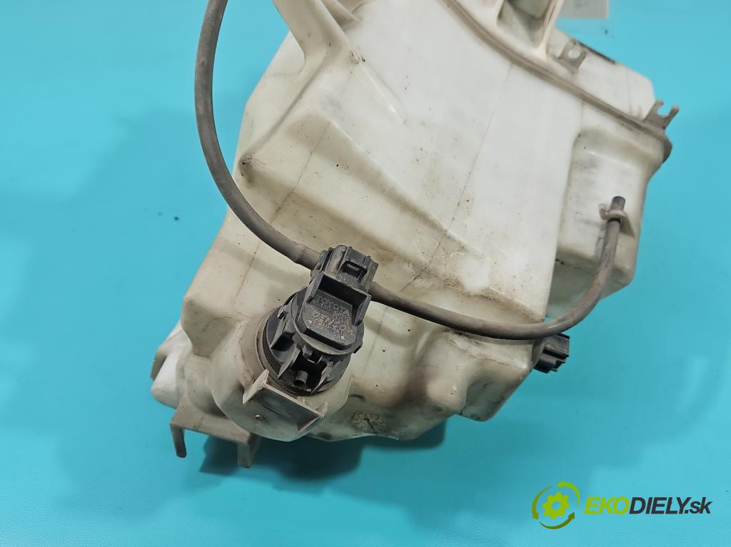 Lexus NX I 2014-2021 2.5 16V 155 HP automatic 114 kW 2494 cm3 5- nádržka tekutina: ostrekovačov 060851-511