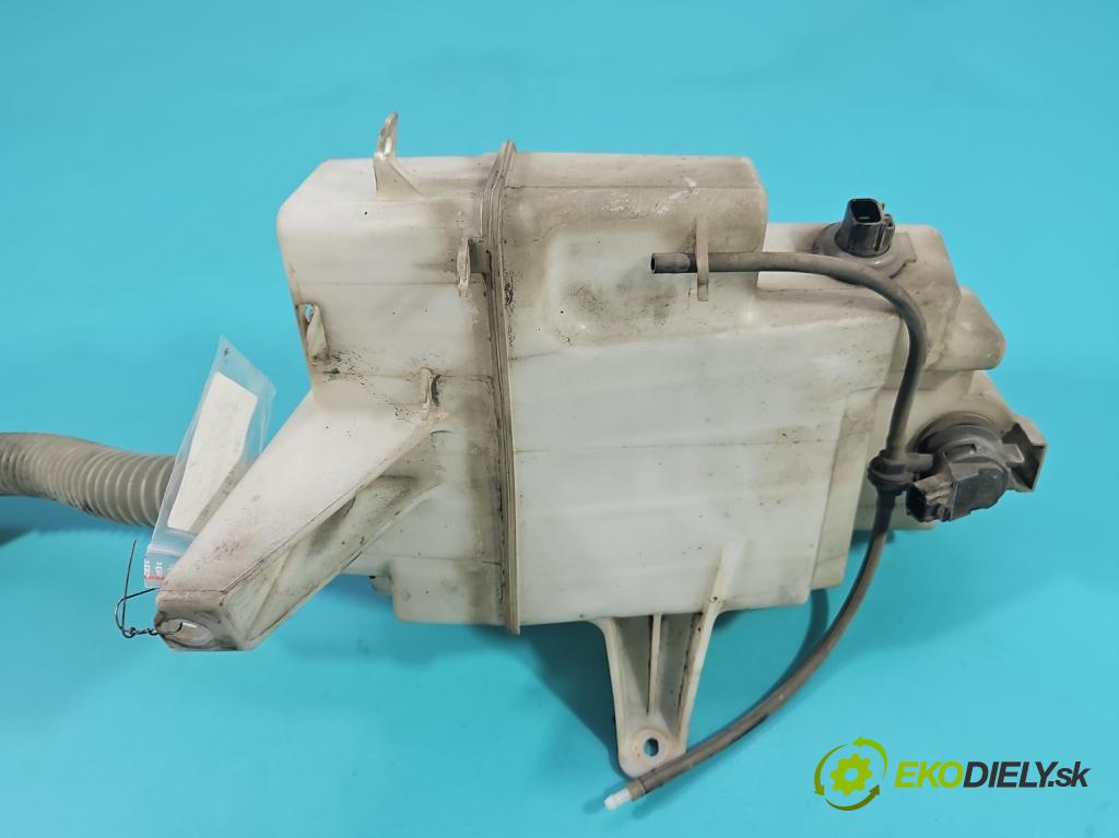 Lexus NX I 2014-2021 2.5 16V 155 HP automatic 114 kW 2494 cm3 5- nádržka tekutina: ostrekovačov 060851-511