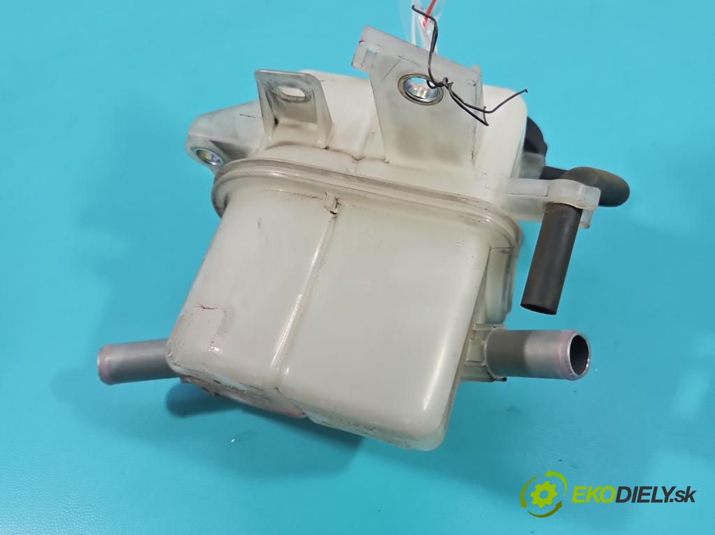 Lexus NX I 2014-2021 2.5 16V 155 HP automatic 114 kW 2494 cm3 5- Nádrž: kompenzačné: