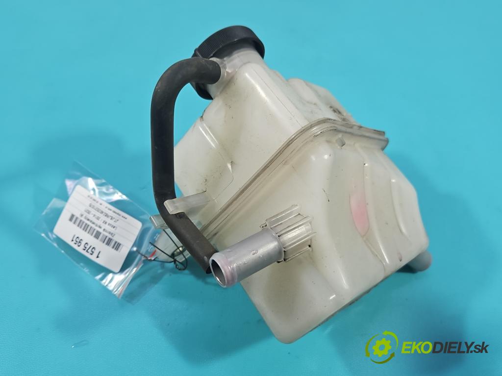 Lexus NX I 2014-2021 2.5 16V 155 HP automatic 114 kW 2494 cm3 5- Nádrž: kompenzačné: