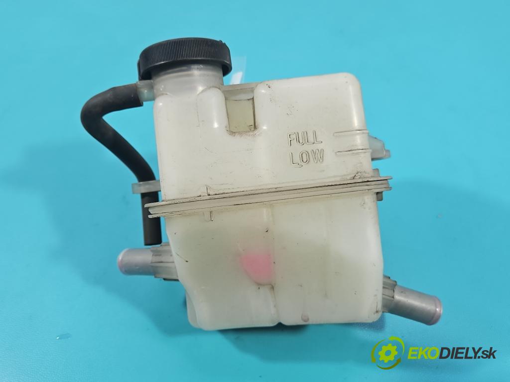 Lexus NX I 2014-2021 2.5 16V 155 HP automatic 114 kW 2494 cm3 5- Nádrž: kompenzačné: